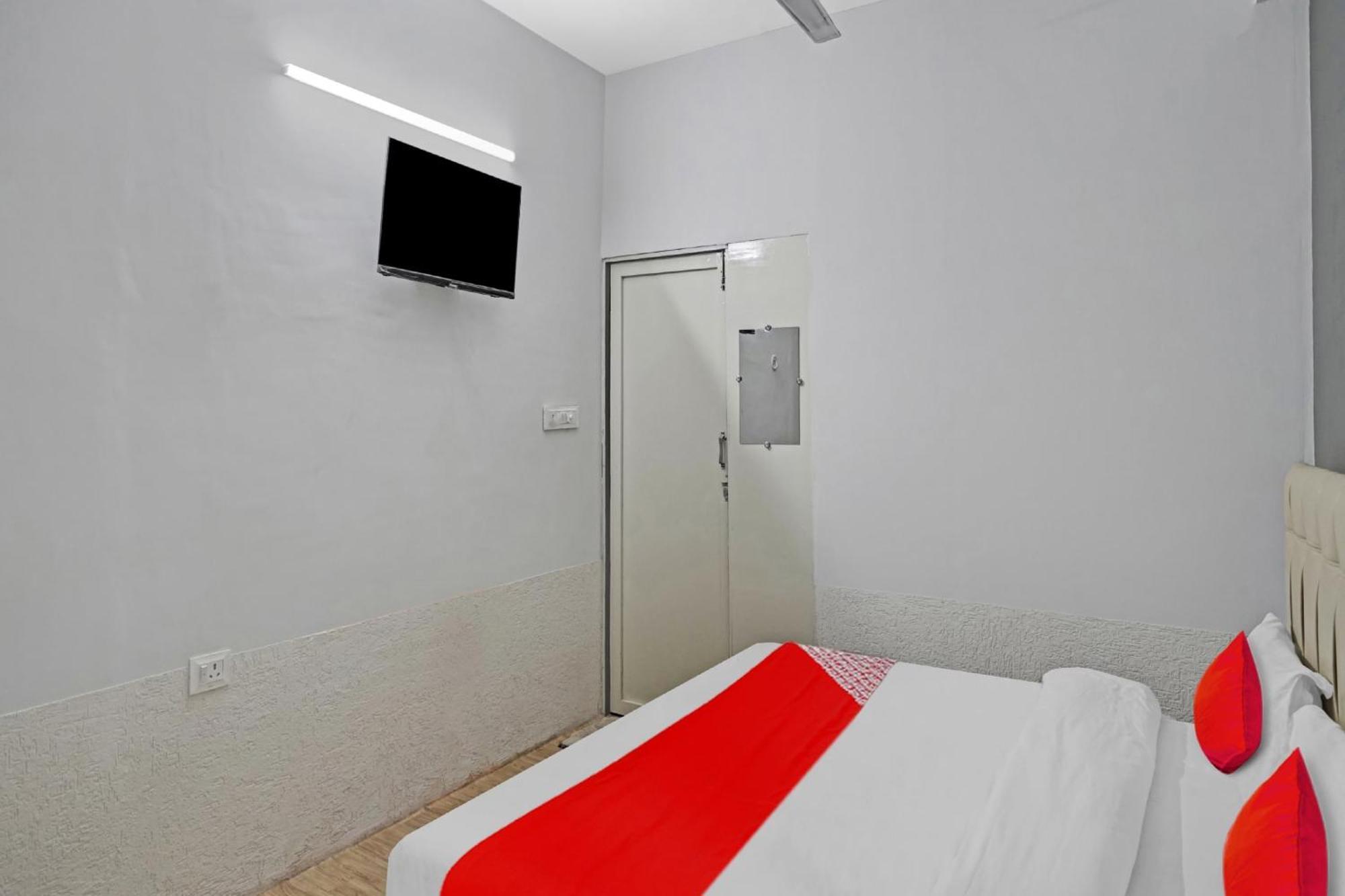 Hotel O Mr Crown To 4*