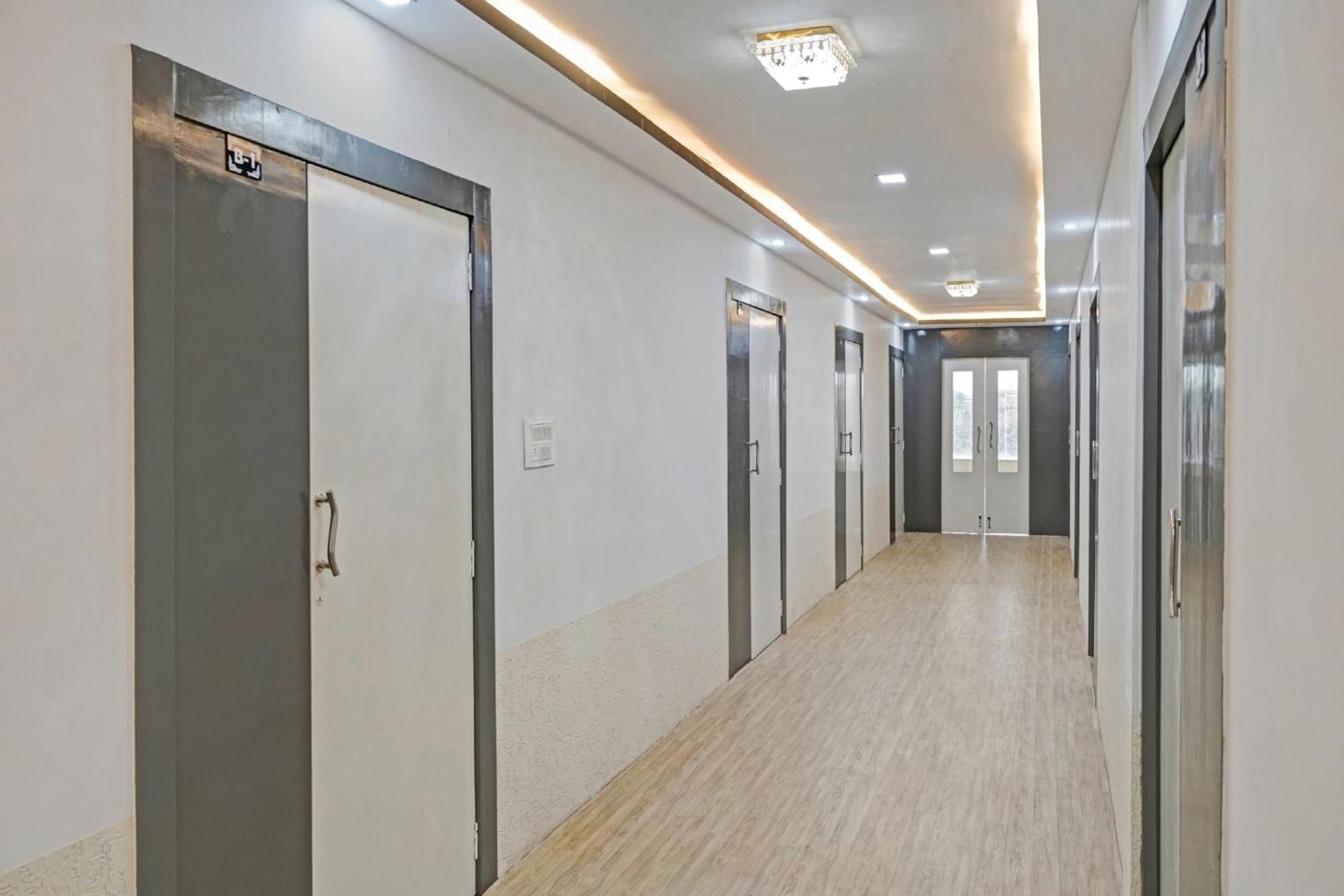 Hotel O Mr Crown To Lucknow